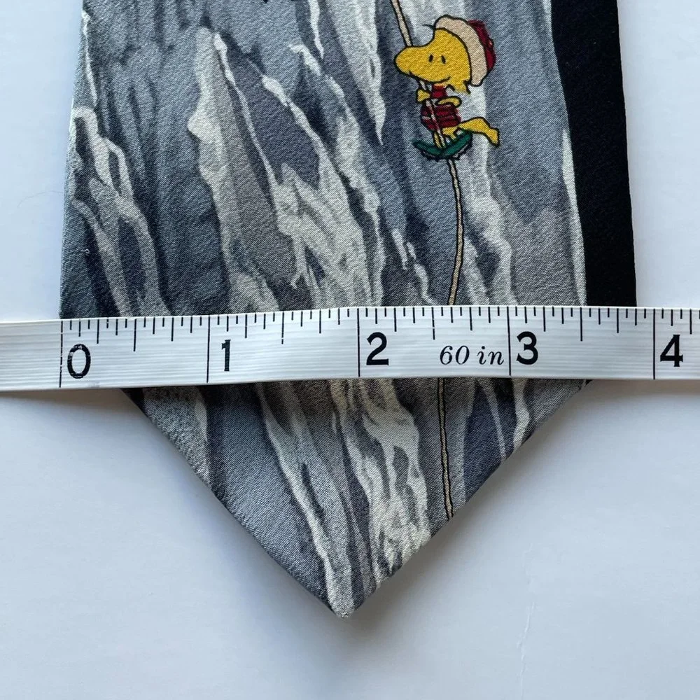 Vintage Peanuts On The Rocks Snoopy Woodstock 100% Silk Tie Men's Black Necktie